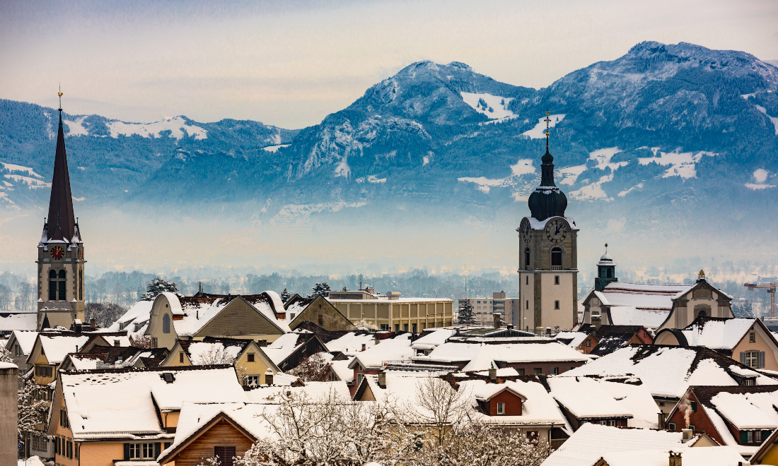 What are the chances of a white Christmas in Swiss cities this year?