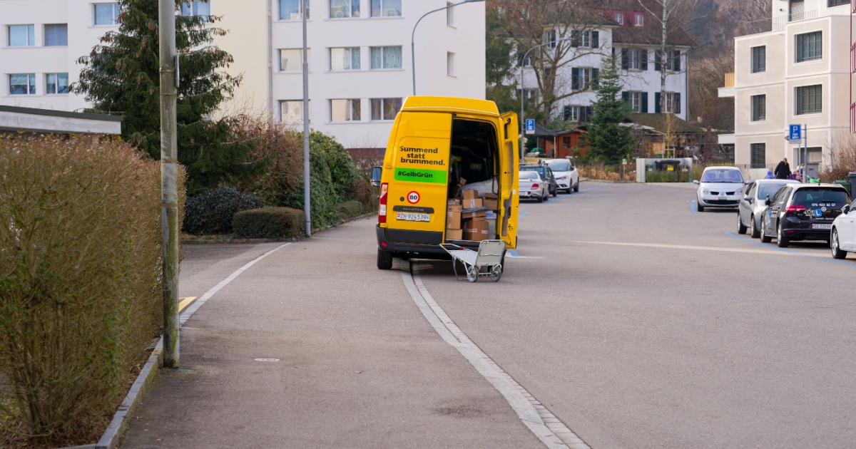 Thinktank calls for radical overhaul of postal system in Switzerland