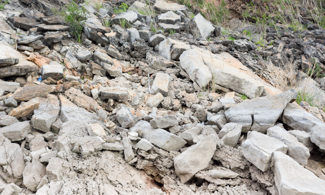 [Video] 1 million tonnes of rock falls in Swiss mountain rockslide