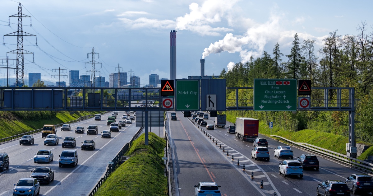 Calls for new "transit tax" in Switzerland, to combat motorway congestion