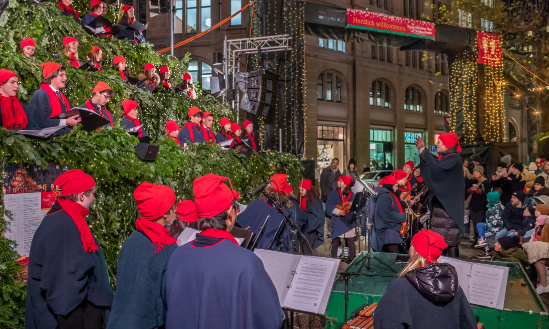 3 Swiss carols to liven up your Christmas (and their English lyrics)