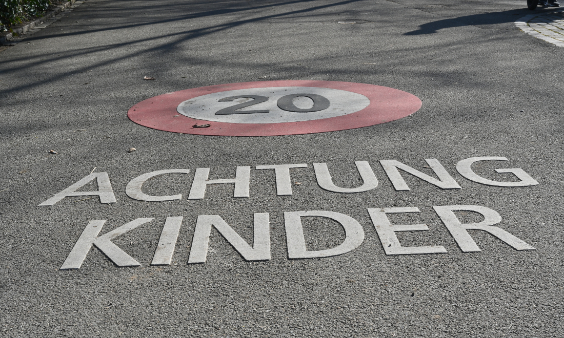 When should I go on holiday to avoid the Swiss school breaks in 2025?