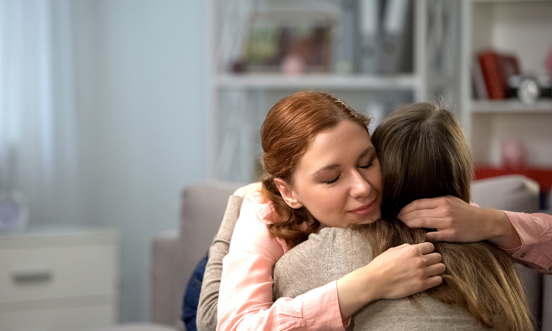 One-third of people in Switzerland want more hugs, wellbeing survey reveals