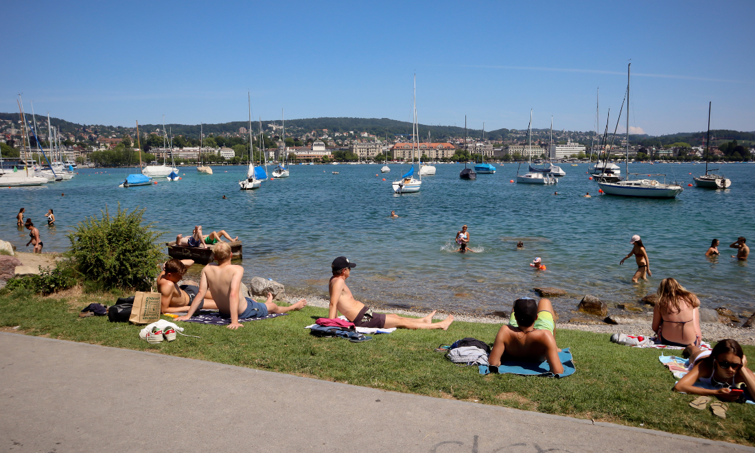 Everyone is allowed to bathe topless in Zurich public pools, council rules