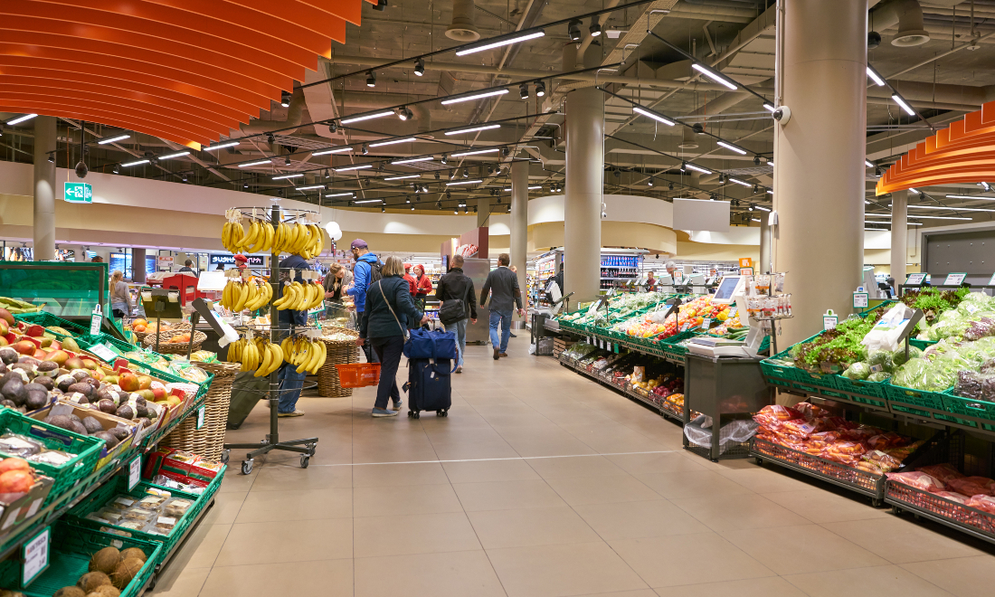 Camera-fitted intelligent billboards launched at Migros