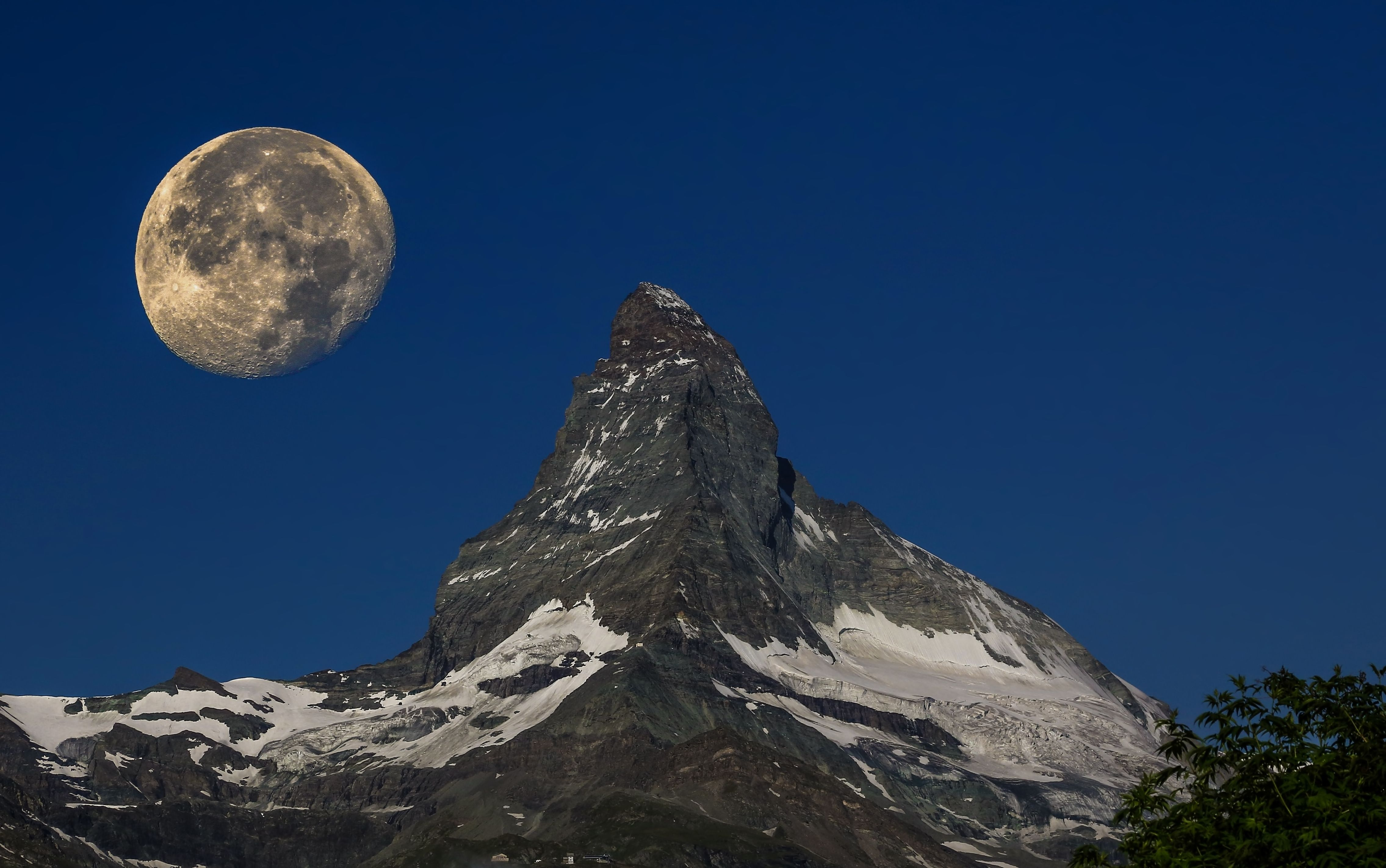 Biggest supermoon of the year to brighten skies in Switzerland on November 5