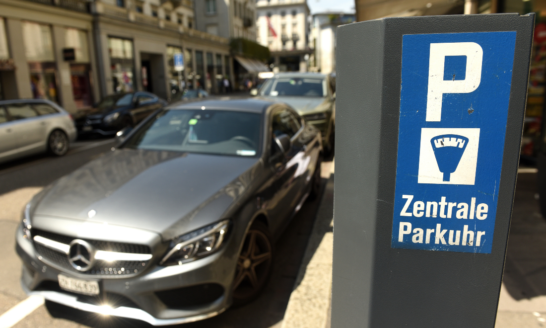 New scam in Basel sees fraudsters paste fake QR codes on parking metres