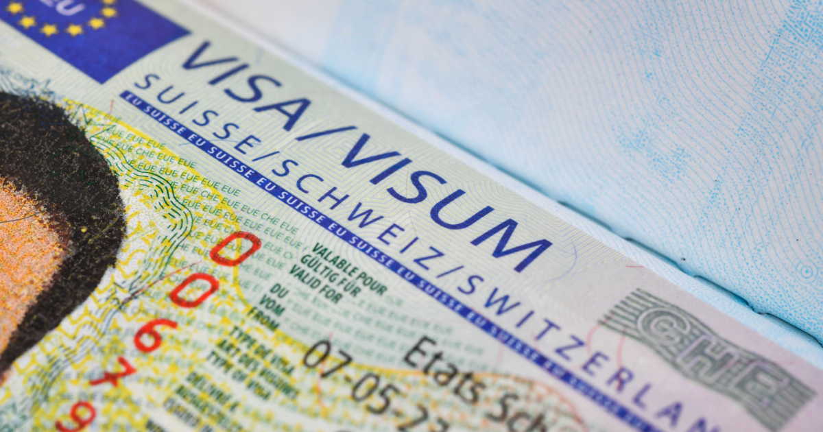 New EU treaties could give 570.000 people permanent residence in Switzerland