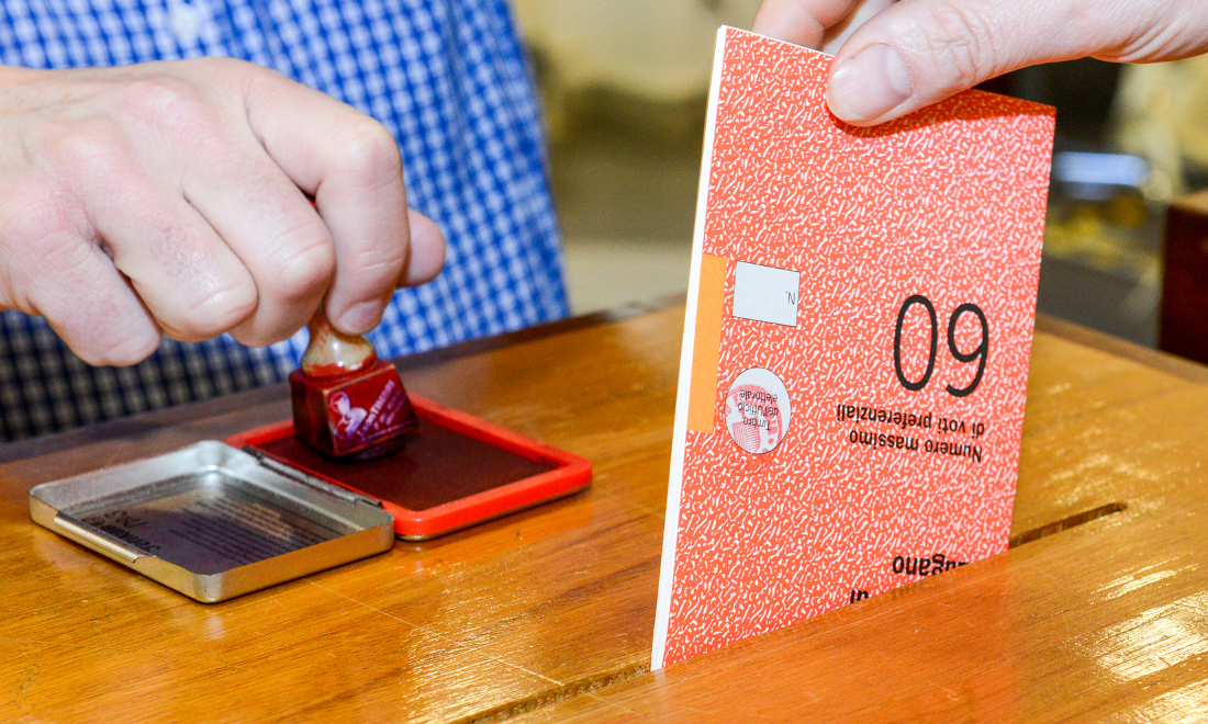 Politicians in Lucerne demand voting documents be translated into English